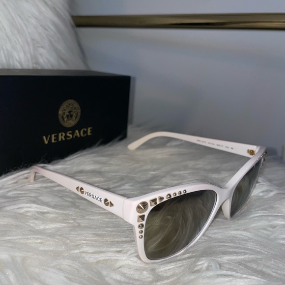 COPY - Versace Sunglasses - Picture 1 of 4